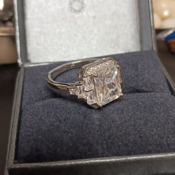 Cubic Zirconia Ring - Picture 2 of 3